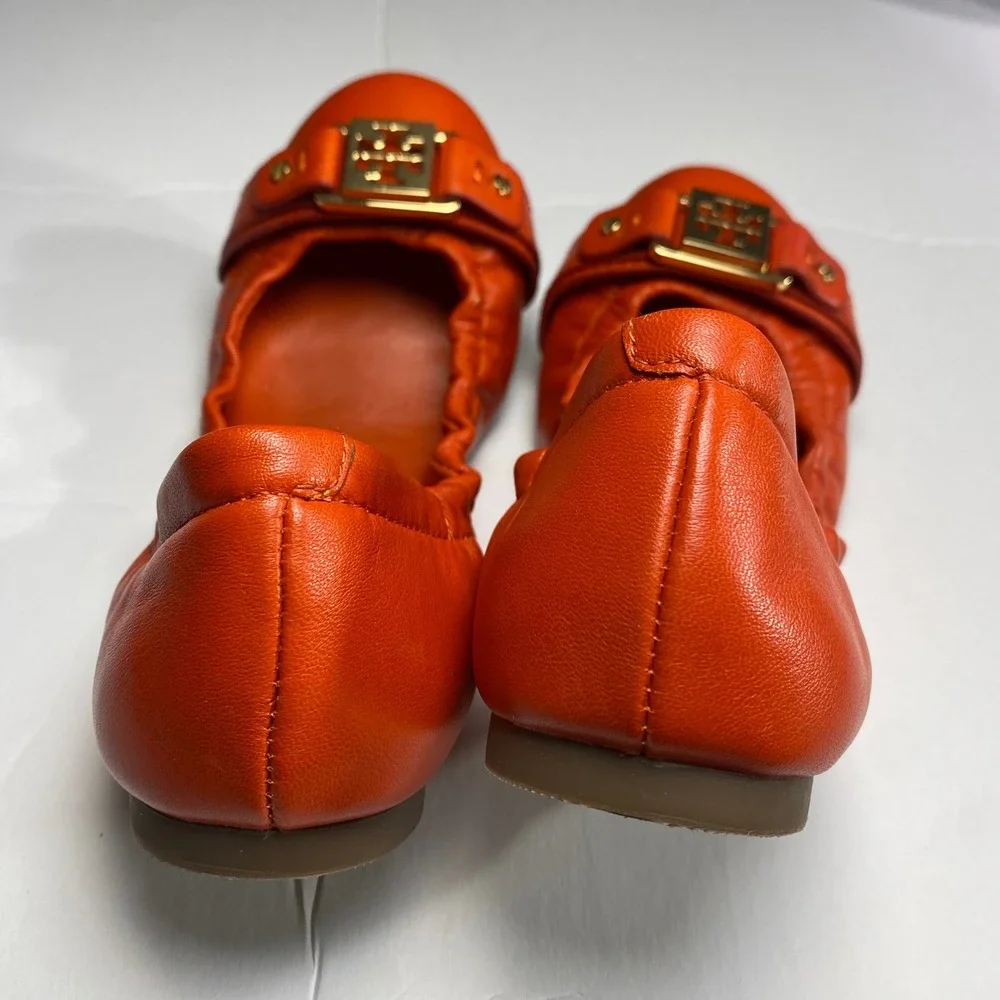Tory Burch Ambrose Gold Logo Reva Cap‎ Toe Ballet Flats Orange Leather Size 5.5